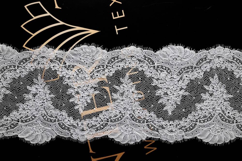 chantilly lace trim main design 026879